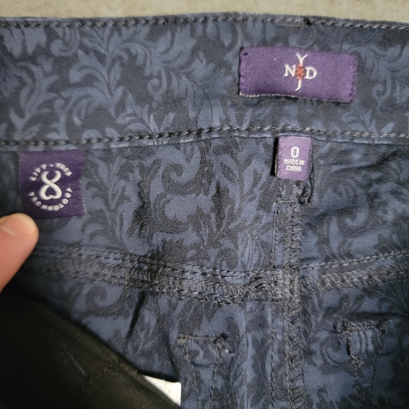 NYDJ Jade Leggings, Navy Blue, Jacquard floral, Women's Size 0 - Picture 4 of 8